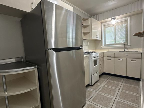 4th image of 1978 Wellbourne Dr NE #2