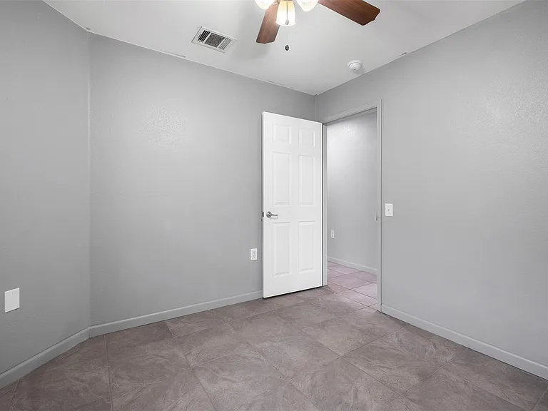 5813 Angel Dr — Photo 11