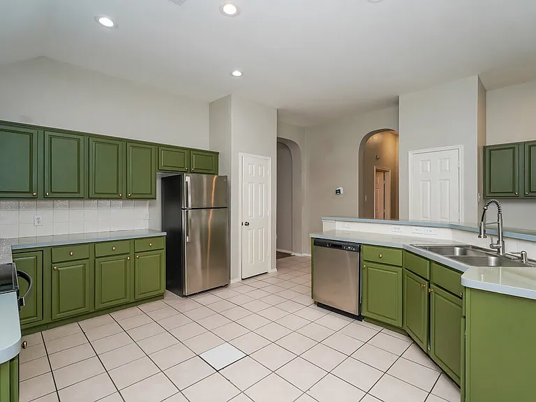 4617 Seneca Dr — Photo 6