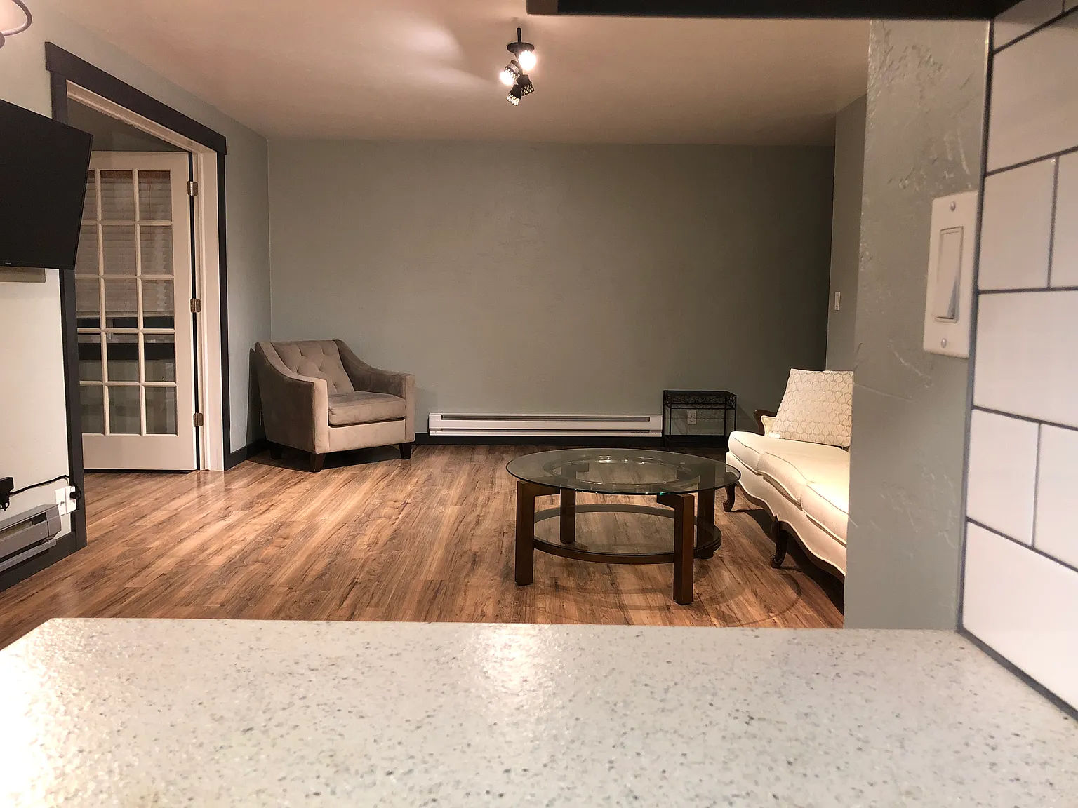 161 W Pacific Ave — Photo 4