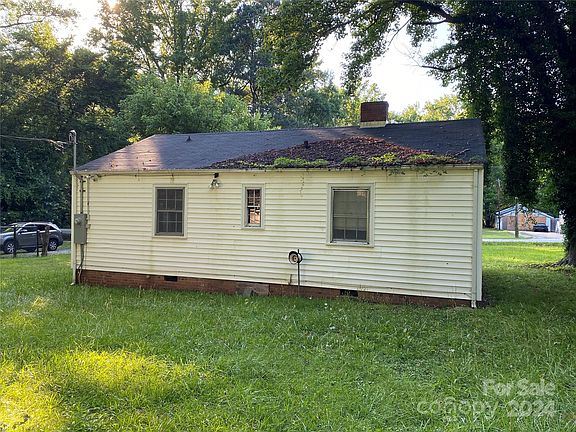 5th image of 813 N Woodland Dr