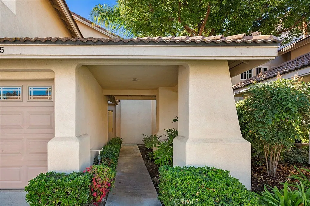 3 bed, 2.5 bath, 1941 sqft, $3,650 — Photo 4