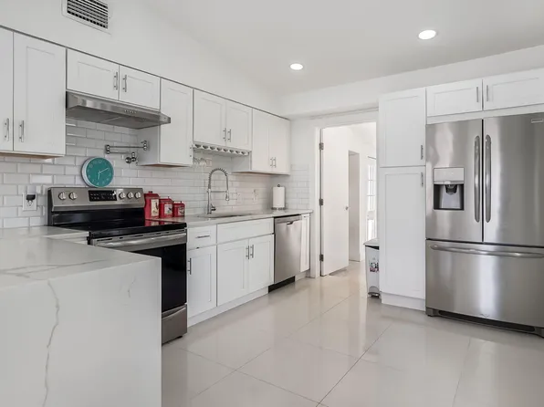 218 GLOUCHESTER Street, Boca Raton, FL 33487