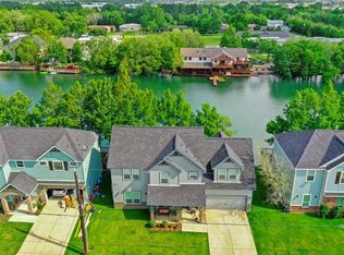 1112 S Kemah Dr, Kemah, TX 77565