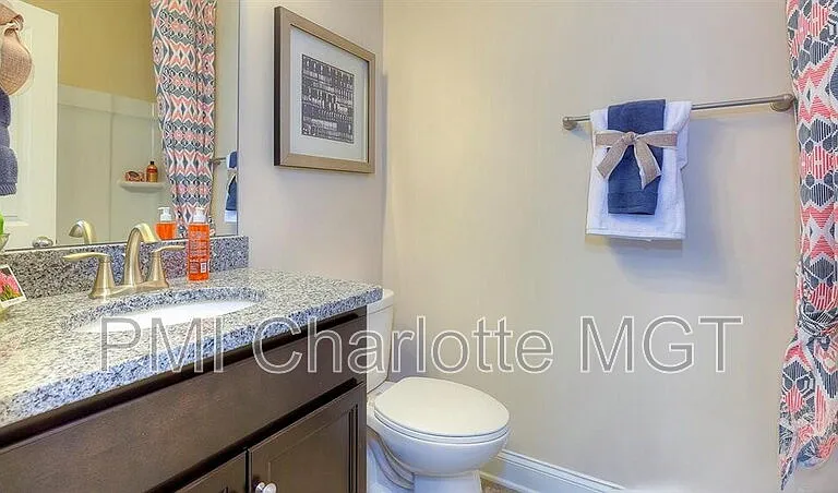 1120 Walbury Hl — Photo 16