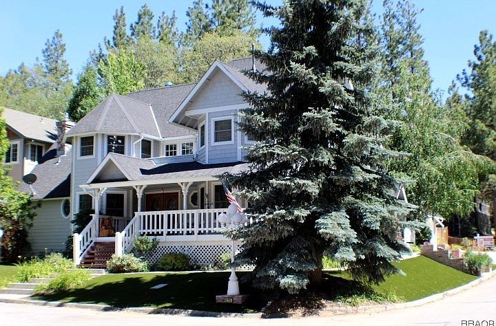 1st image of 42725 Tannenbaum Dr
