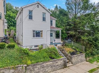 559 Boquet St, Carnegie, PA 15106