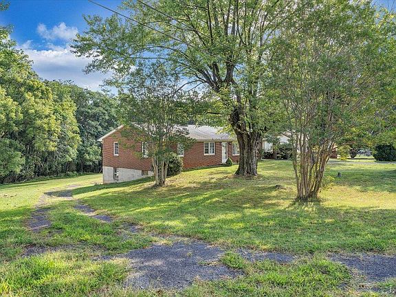 2nd image of 1016 Greenfield Rd