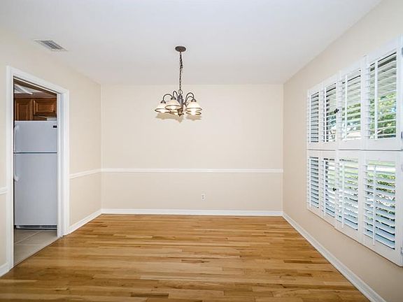 4th image of 4814 Arrowwood Dr