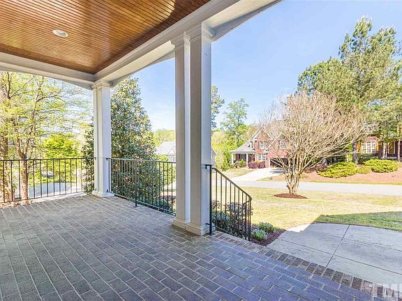3rd image of 700 Charleston Dr