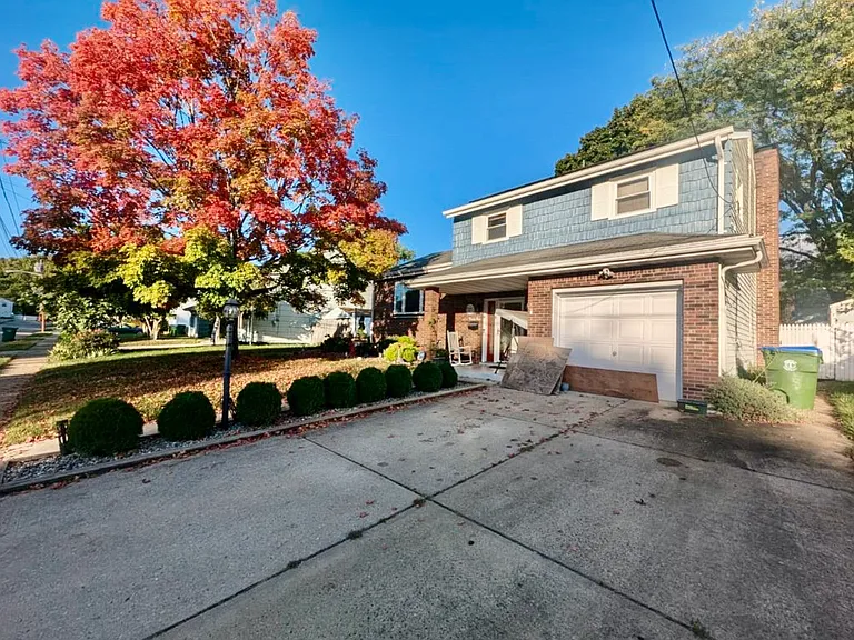 29 Waverly Dr W — Photo 10