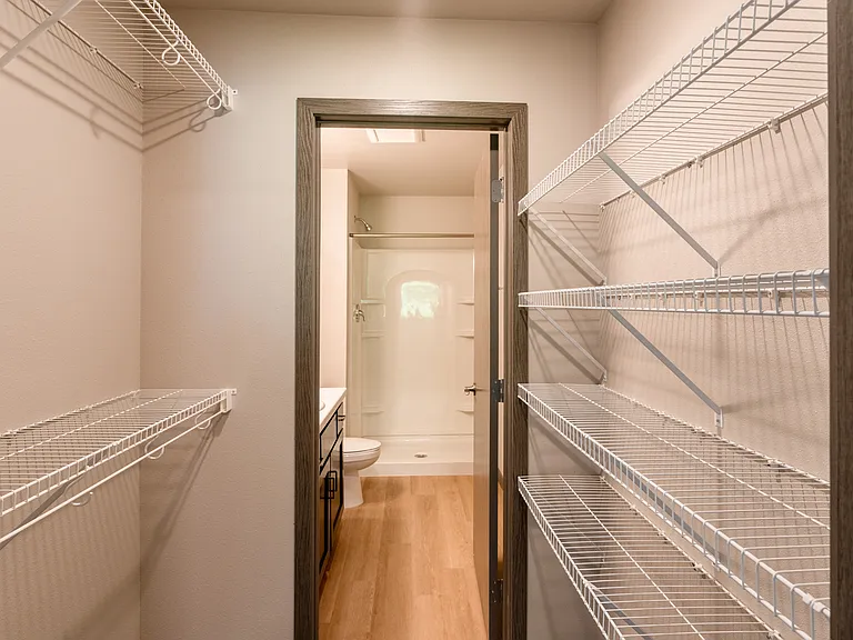 Fargo, ND Granger Court Apartments | Closet
