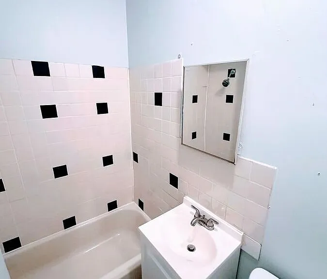 1317 W Allegheny Ave #2F — Photo 11
