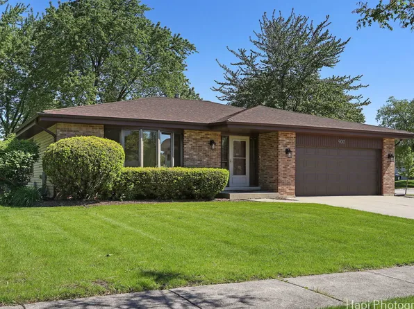 900 Notis Ct, Schaumburg, IL 60193