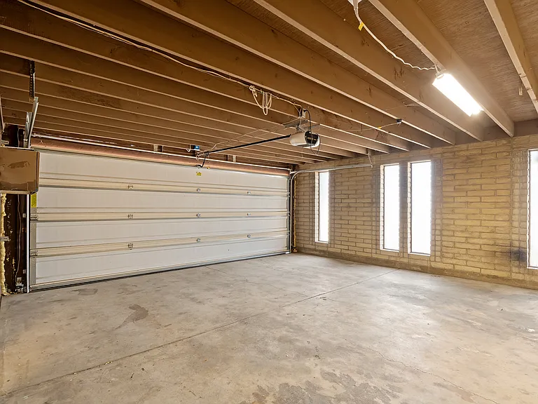 280 S Atlanta Dr — Photo 29