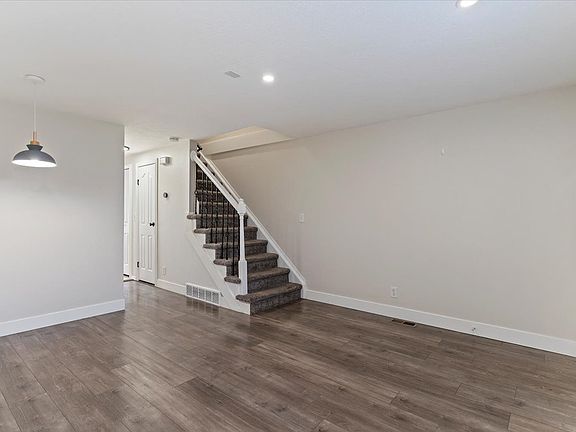 5th image of 586 W 1950 N