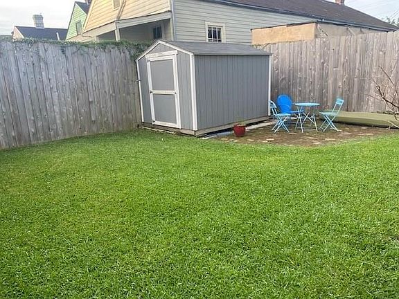 3rd image of 2518 Chippewa St