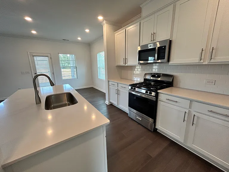 151 Hanover Dr — Photo 9