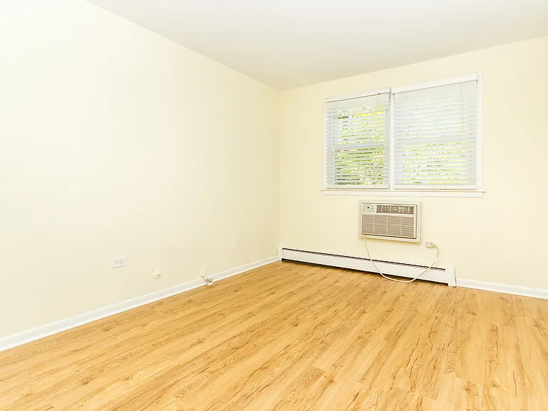 315 N Maple — Photo 39