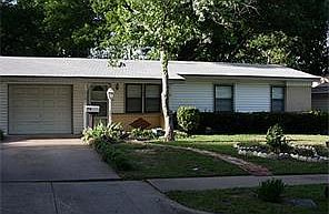 1st image of 413 E Lovers Ln