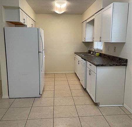 5th image of 653 Orange St