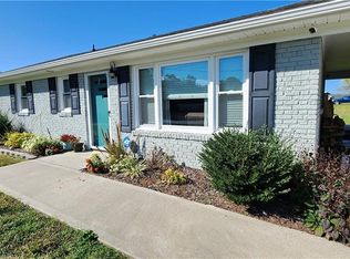 308 Belvue Dr, Mount Airy, NC 27030