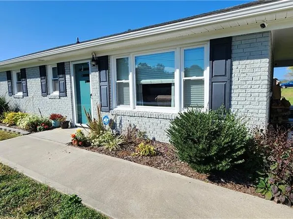 308 Belvue Dr, Mount Airy, NC 27030