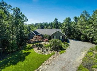 417 Lake Shore Dr, Monterey, TN 38574