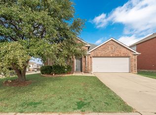 8601 Wagon Trl, Aubrey, TX 76227