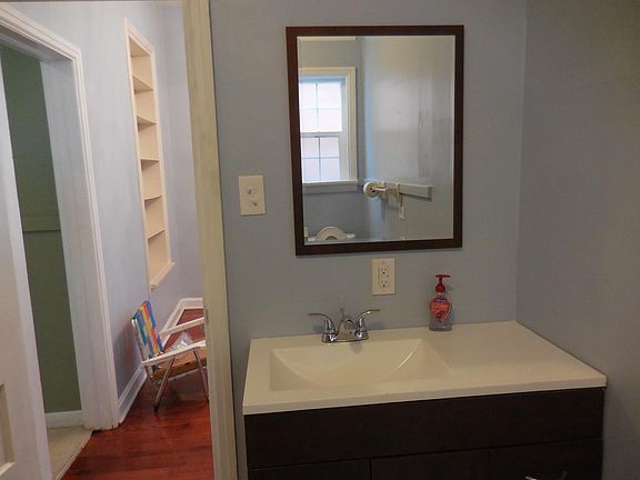 4th image of 266 S Lincoln St