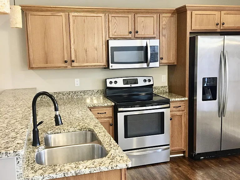 215 Capstone Dr — Photo 12