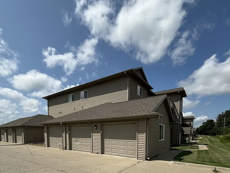 250 West Hills — Photo 11
