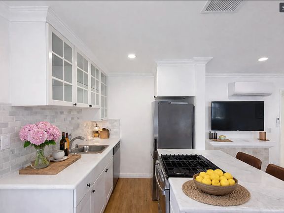 3rd image of 1212 10th St #2B
