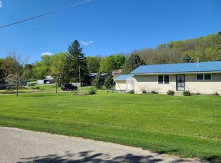 409 S Carlton St, Clermont, IA 52135