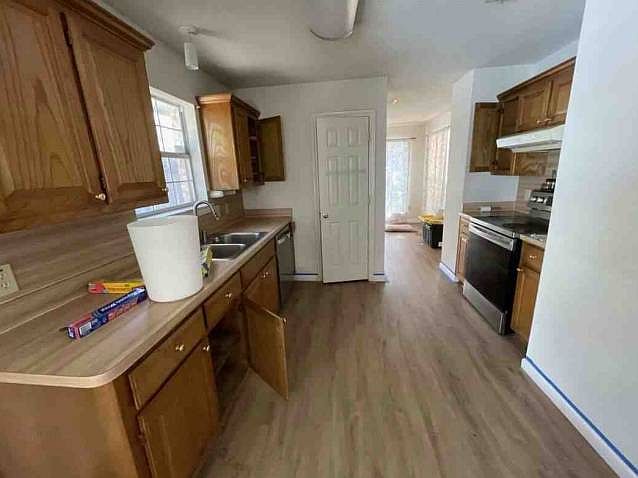 2nd image of 421 Meadowcrest Dr