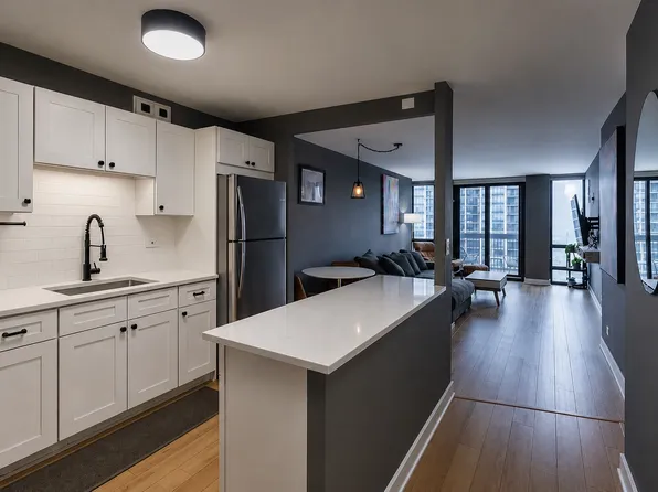 1660 N La Salle Dr, Chicago, IL