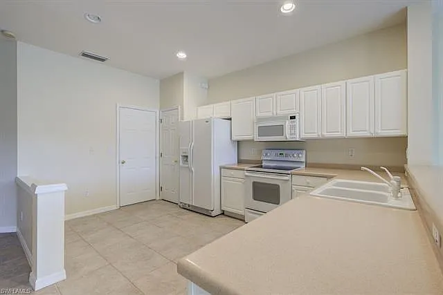 8271 Village Edge Cir #5 — Photo 11