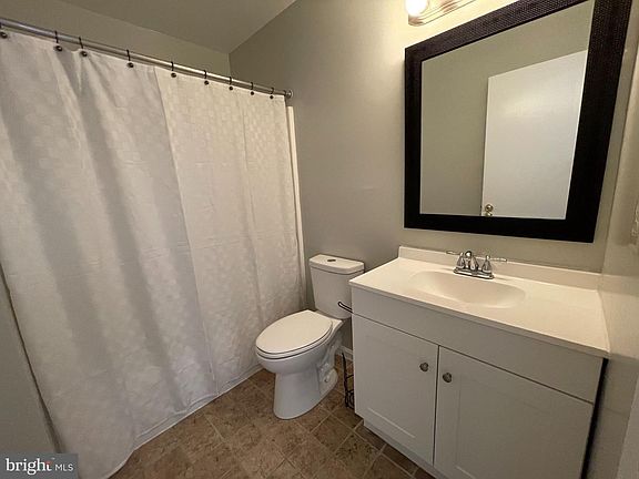 5th image of 203-210 Wild Oak Ln #203