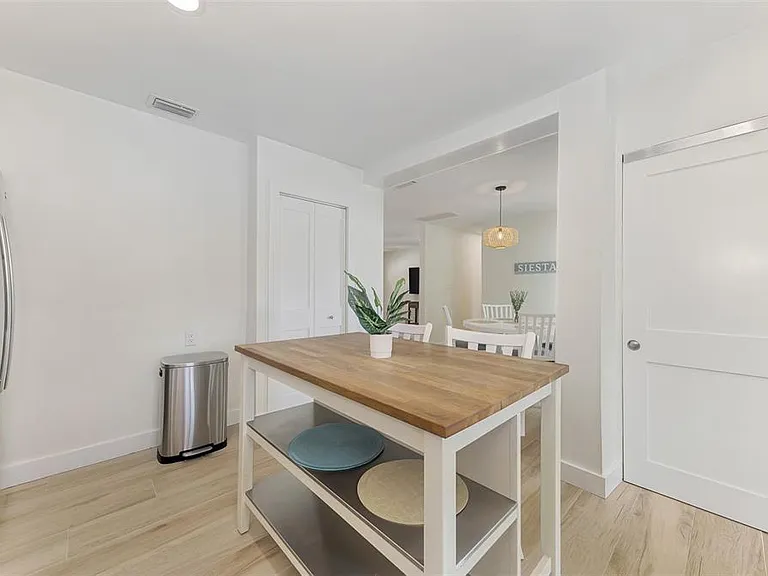 1731 Redwood St — Photo 21