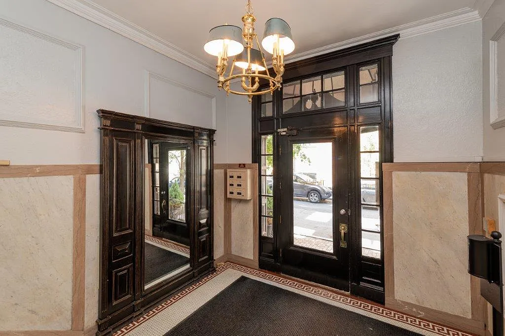 Studio, 1.0 bath, 334 sqft, $2,500 — Photo 3