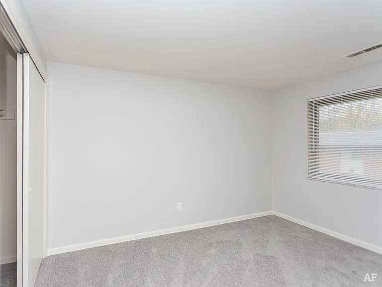 Coventry Court Townhomes — Photo 70