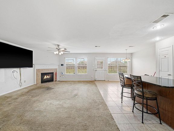 4th image of 1115 Honeysuckle Vine Dr