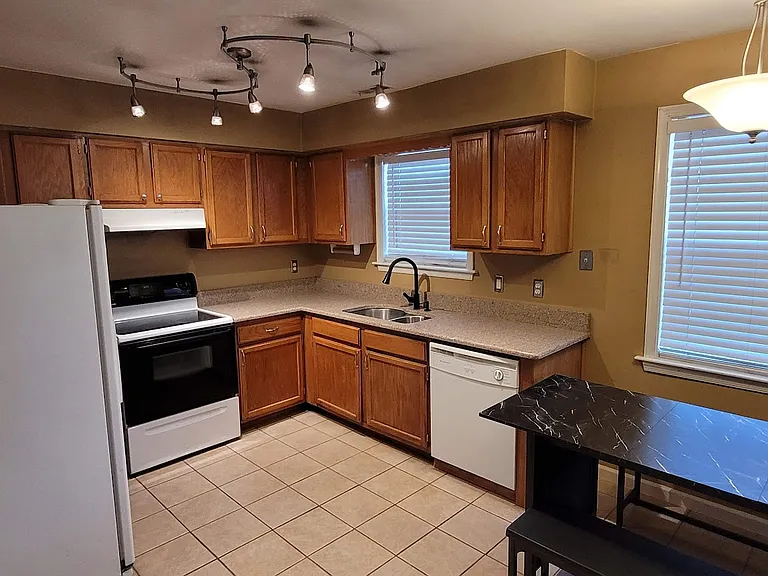 1278 Eaglewood Dr #5 — Photo 6