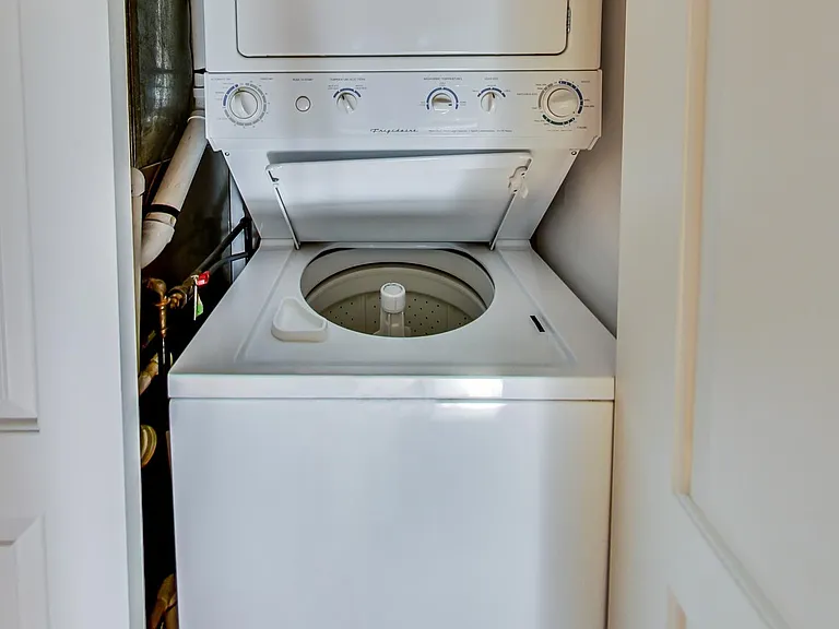 3007 N Clifton Ave #302 — Photo 11