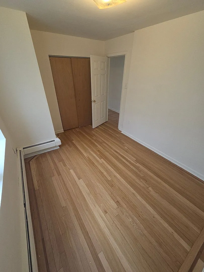 100 - 100 Beacon Avenue Realty Assoc Lp — Photo 3