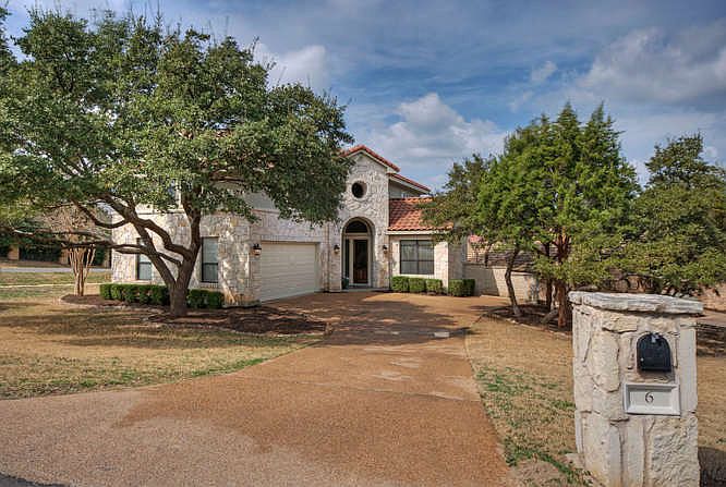 1st image of 6 Monarch Oaks Ln
