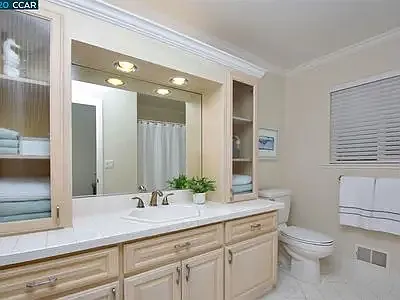 155 Clover Hill Ct — Photo 9