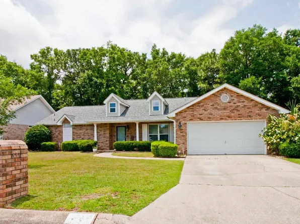 6315 Summer Lakes Ln, Pensacola, FL 32504