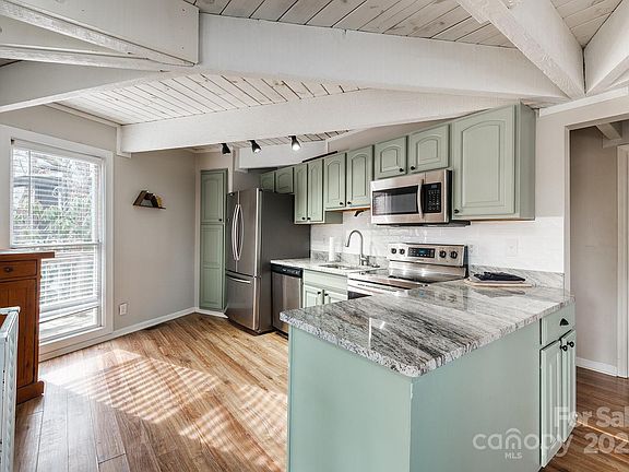 4th image of 202 Birchwood Ln