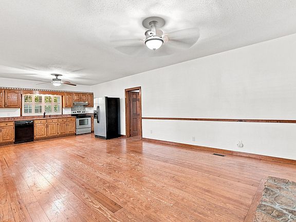 5th image of 1745 31st St NE